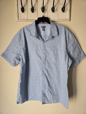 Van Heusen Blue & White Plaid Short Sleeve Button-Down Shirt